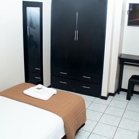 Hotel Paris Мачала Экстерьер фото