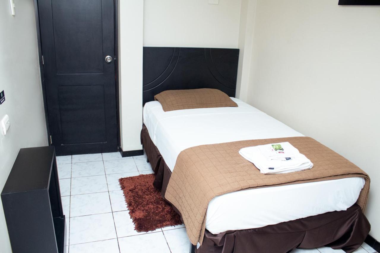 Hotel Paris Мачала Экстерьер фото